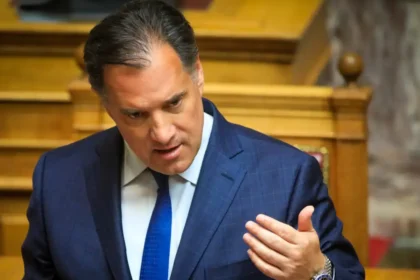 Άδωνις Γεωργιάδης: Άγριο ξέσπασμα στη δίκη των πρώην προστατευόμενων μαρτύρων της Novartis