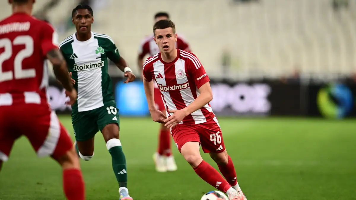 Ο Μουζακίτης κόντρα στον Τετέ/ (ΓΙΩΡΓΟΣ ΜΑΤΘΑΙΟΣ / EUROKINISSI)